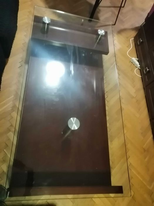 Стъклена холна маса