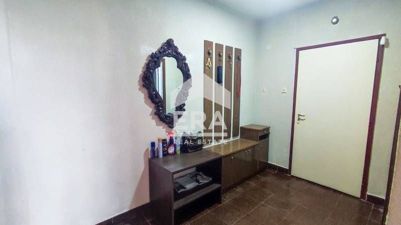 Дава се под наем Двустаен апартамент в Търговище, Запад 3 - 70 кв.м за 204 € - Снимка #2