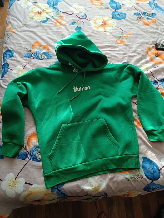 Продавам нов мъжки комплект размер L  на ТОП  ЦЕНА