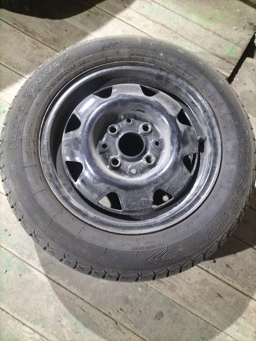 Продам летнюю резину с диском