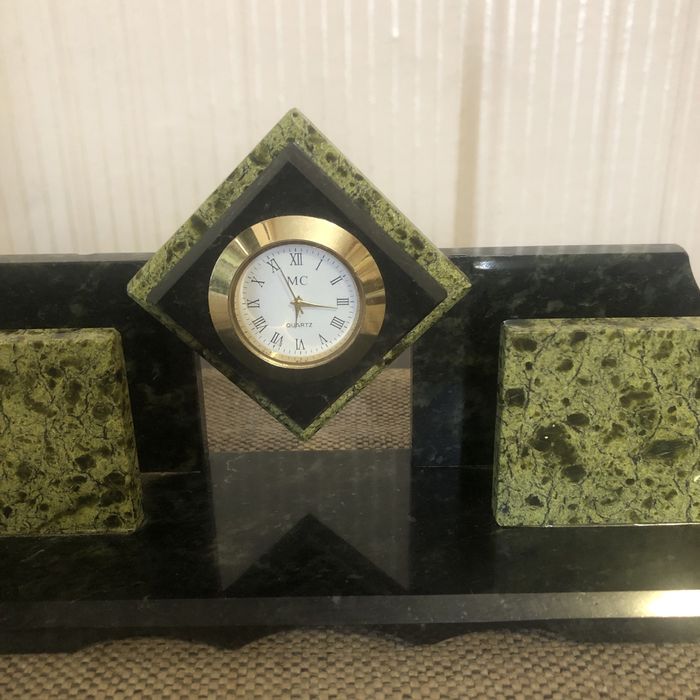 Часы электронный настольные