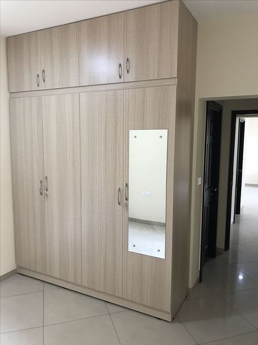 Мебель прихожей, гостиница и кухонные гарнитуры.