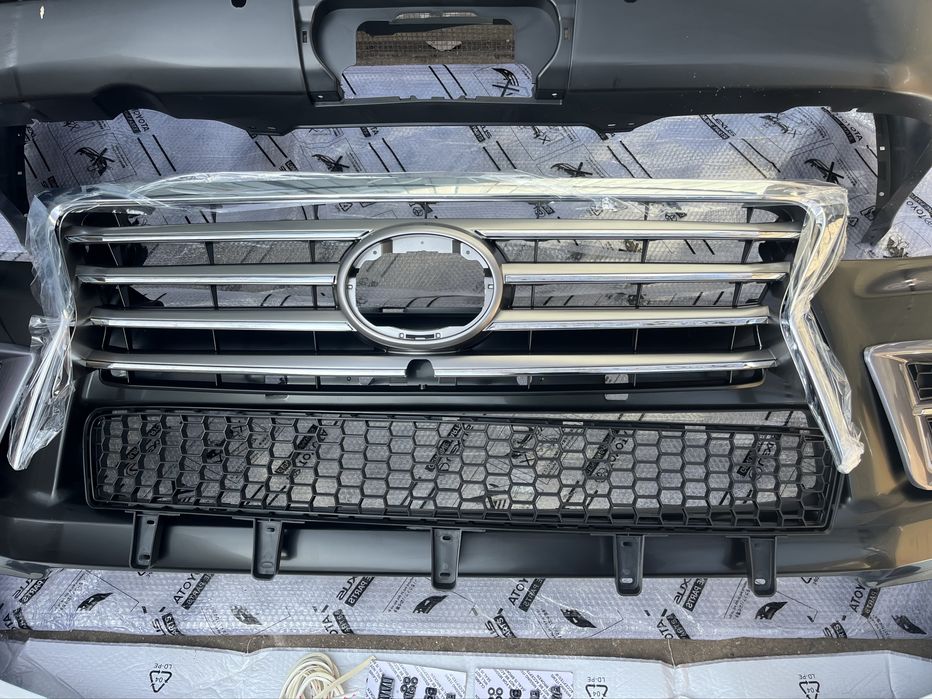 Решетка радиатора Lexus LX 570