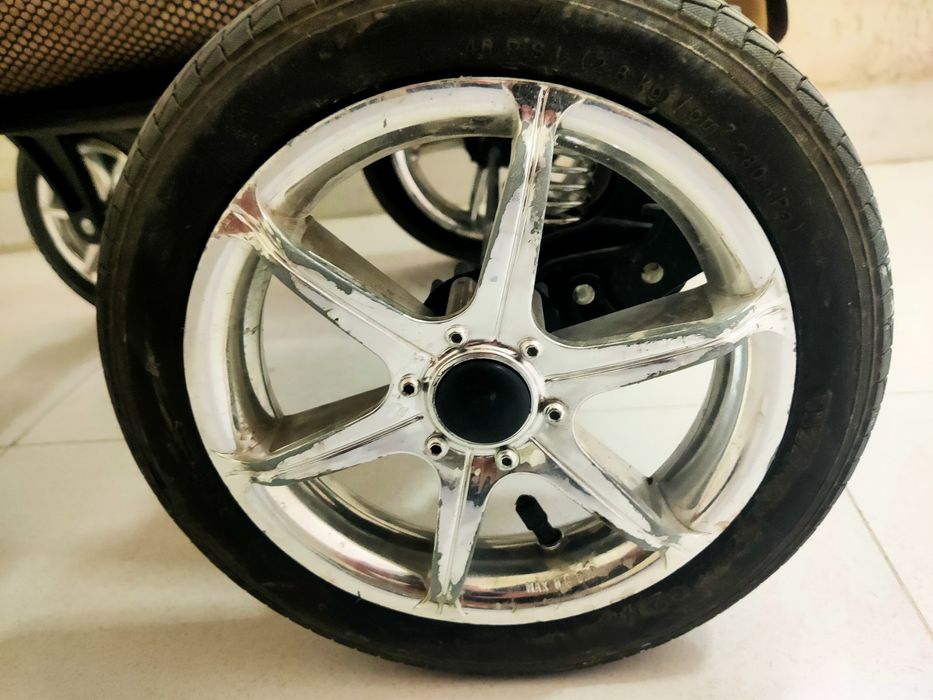 Коляска всесезоннная