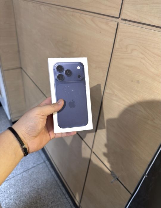 iPhone 17 Pro,Blue,256gb