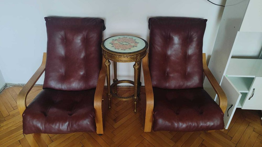 Set fotolii in stare foarte buna + masuta eleganta