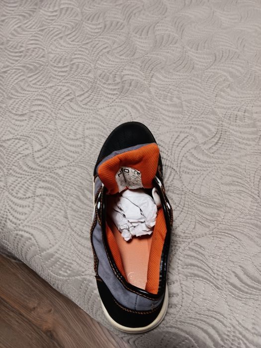 Продавам  обувки