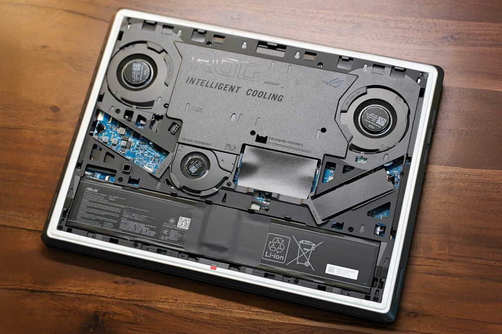 Laptop Gaming Asus ROG Strix G16 2.5K 240Hz Ultra 7 255HX 32GB RTX 5070 Ti 12GB 2TB 3Ani Garantie Firma Factura