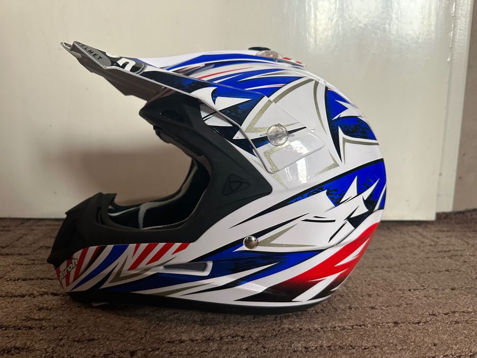 Каска за мотор-AIROH helmet