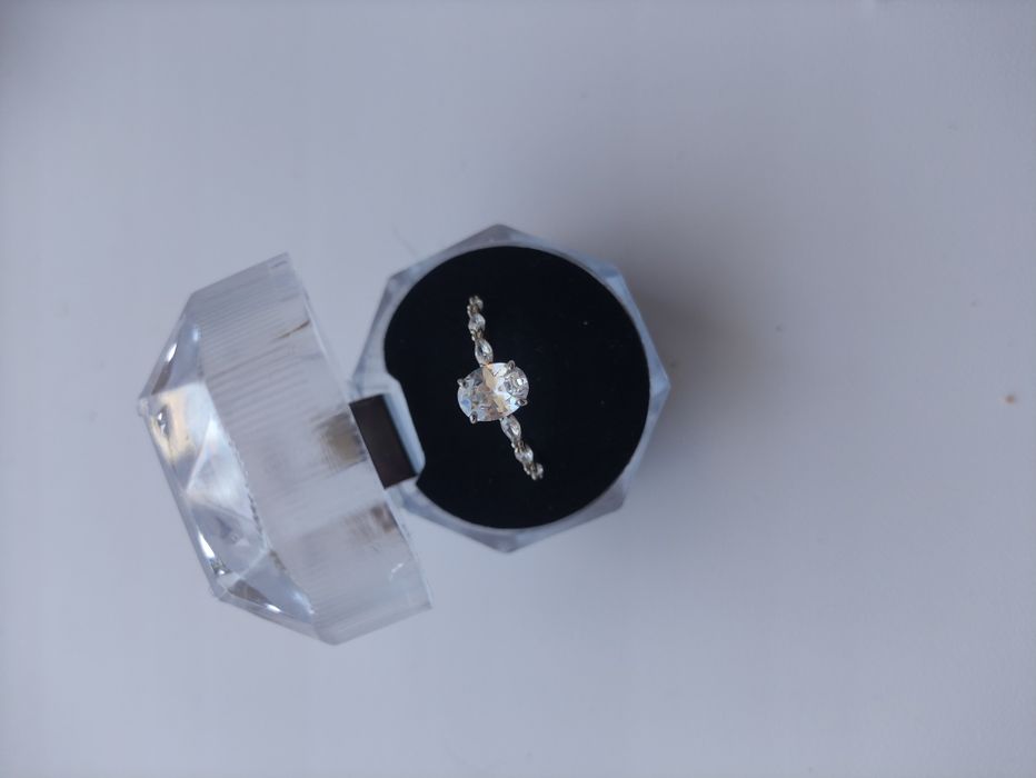 Продам серебряные кольца