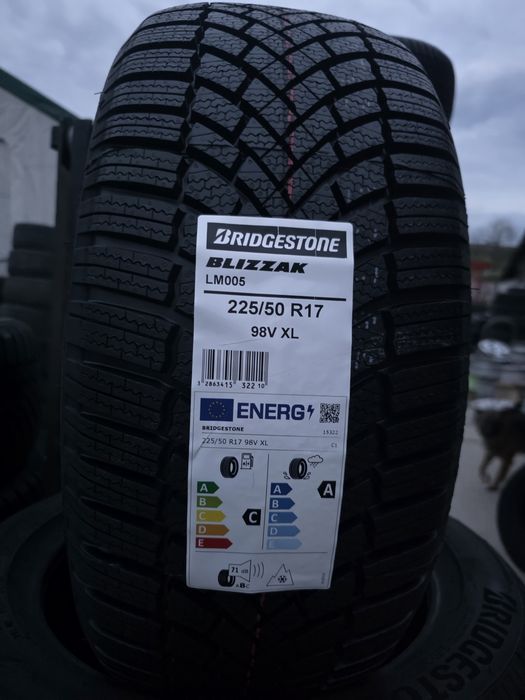 Anvelope de iarna  225/50x17 marca Bridgestone model lm005