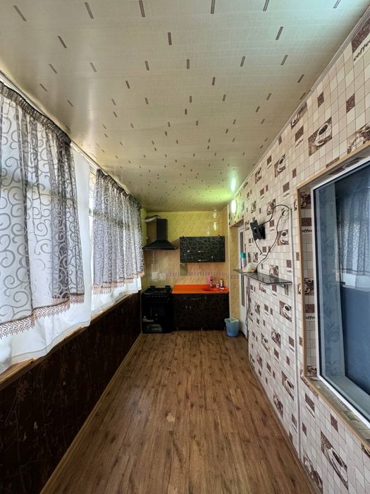 чорсуда квартира сотилади берамз 3 хона ремонтлари ортача 3 етаж 85000