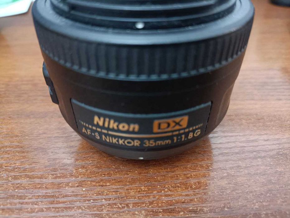 Объектив Никон 35 мм