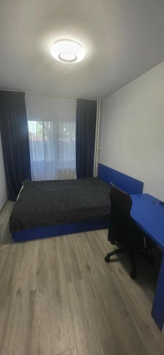 Inchiriez apartament cu 3 camere