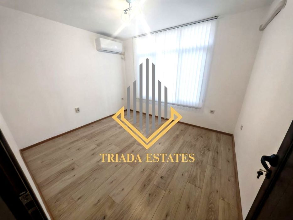 Дава се под наем Тристаен апартамент в Бургас, Център - 90 кв.м за 498.27 € - Снимка #1
