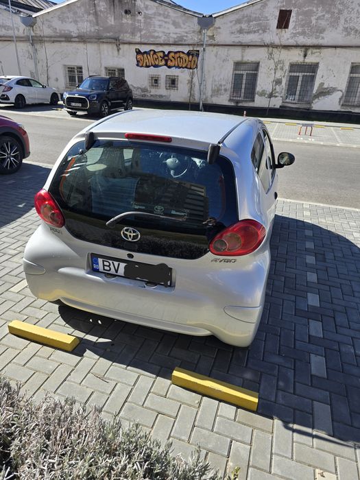 Vând Toyota aygo