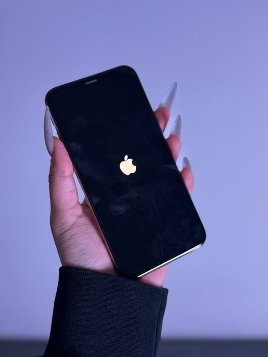 На продаже IPhone XS