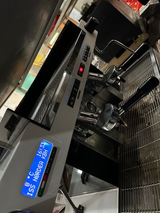 Професионална кафе машина с две групи Сан Ремо