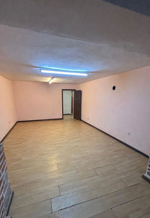 Склад/Гараж/Офис с WC и баня под наем