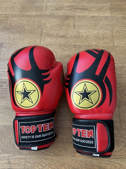 Боксови ръкавици