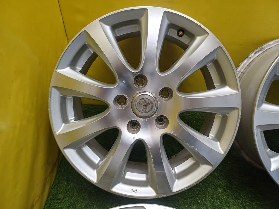 Диски R16 5×114.3 на Toyota и другие.