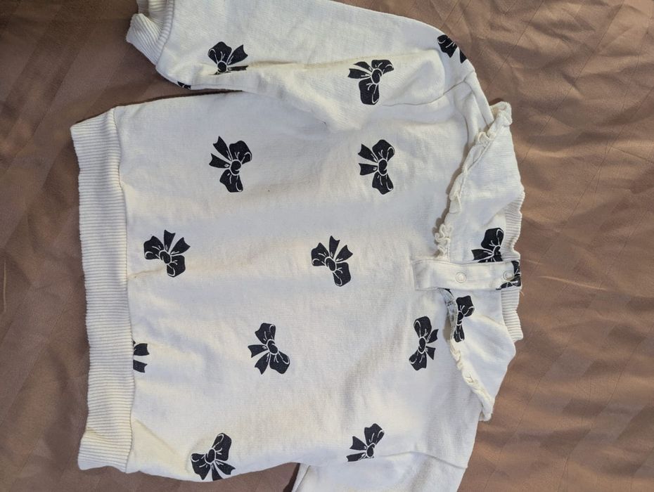 Bluza cu gulerul fetite