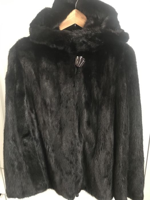 Продам шубу ,автоледи ,черная