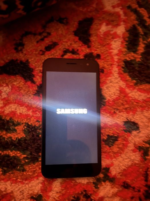 Samsung j2 core garantiyalk ishlab durubdi