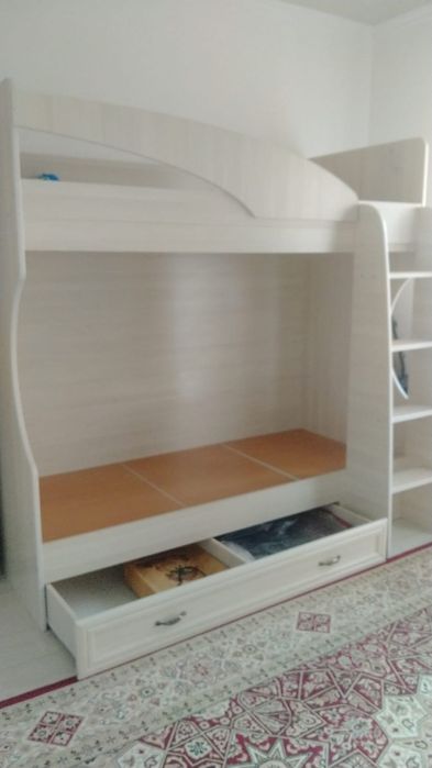 Двухъярусная детская кровать