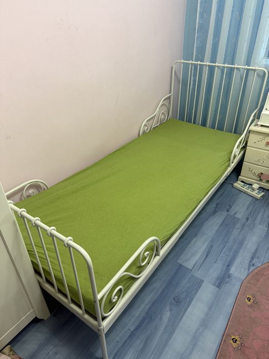 Pat extensibil IKEA alb (cu sau fără 3 saltele)