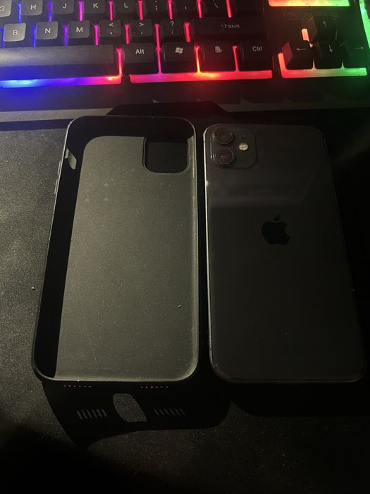 iPhone 11 de vânzare – funcţional cu mici defecte, (NEGOCIABIL )