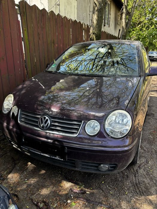 VOLKSWAGEN Polo