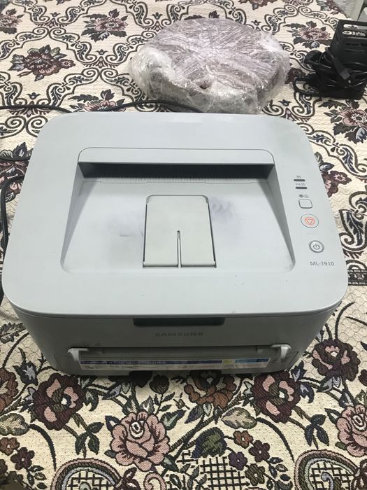 Продам черно-белый принтер