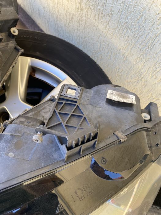 Far stanga/dreapta/xenon led/audi a4 b8