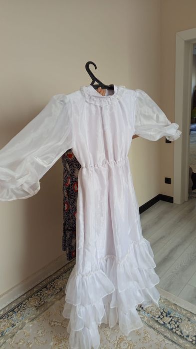 Сәукеле , көйлек сатылады