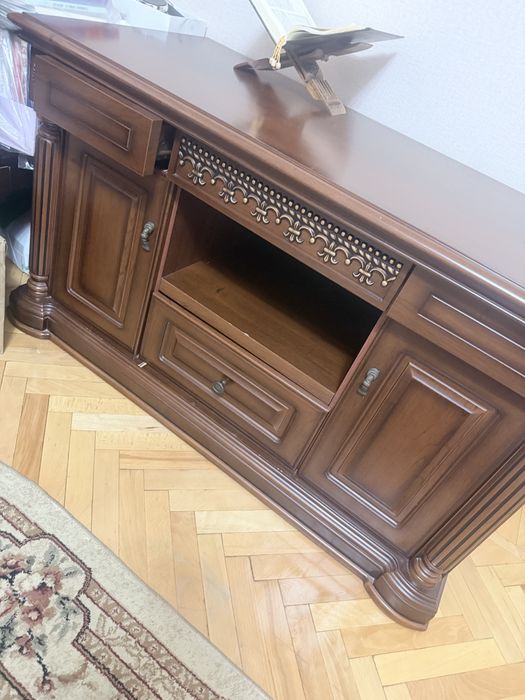 Продается тумба с зеркалом