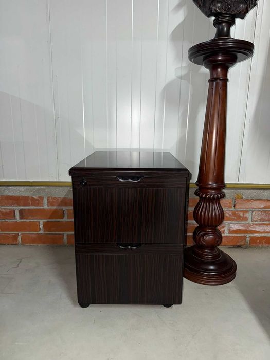 Класическо директорско бюро