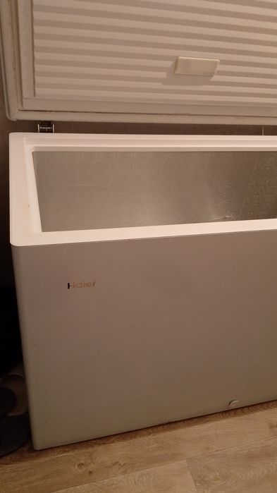Продам морозильник Нaier