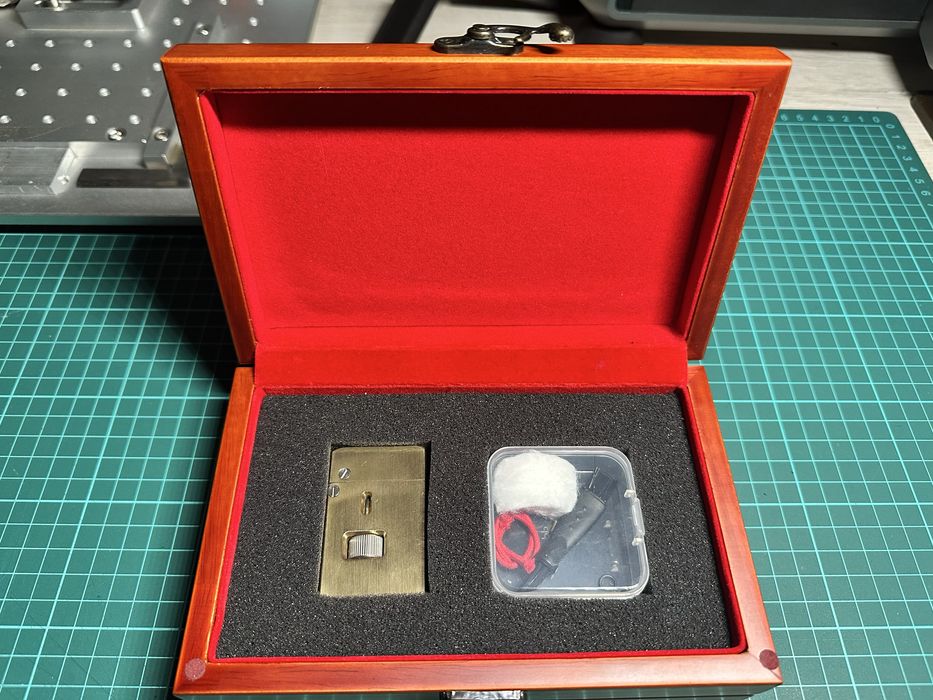 Зажигалка бензиновая