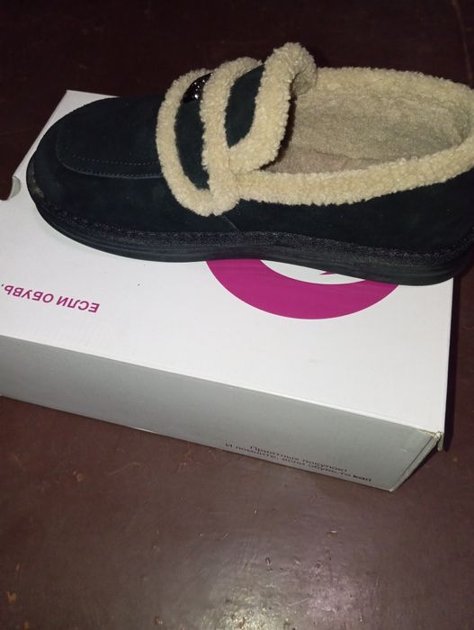 Продам зимние уги новые