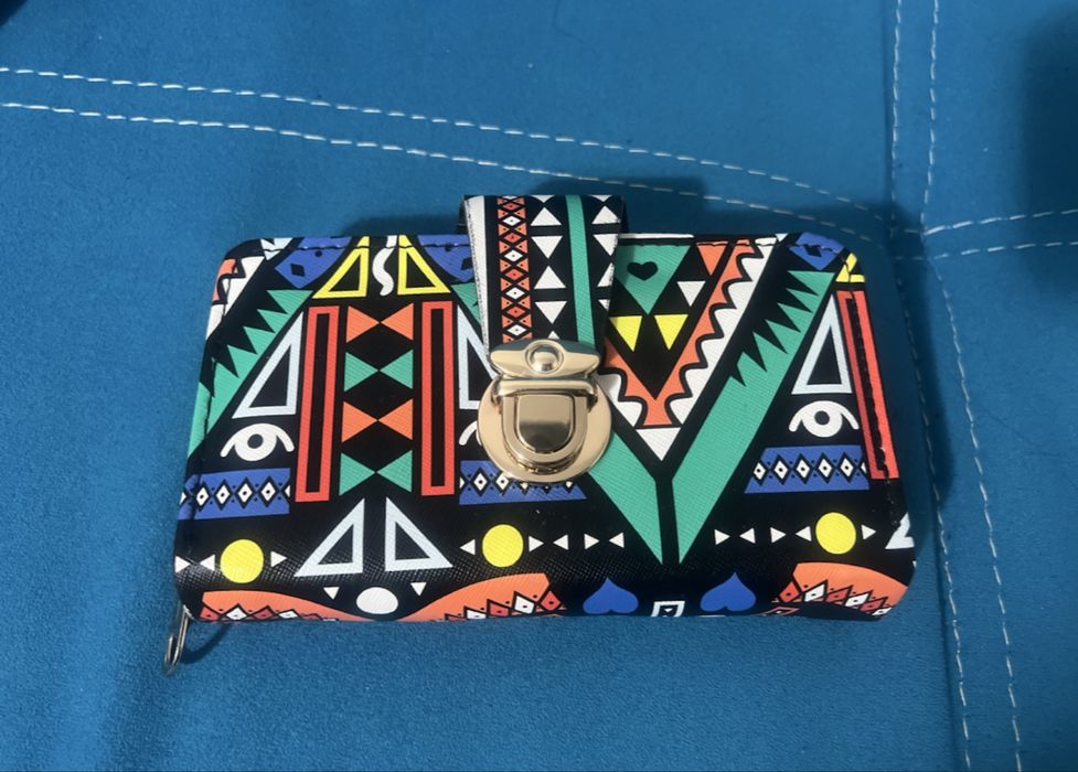 Дамска раница и портмоне на GUESS