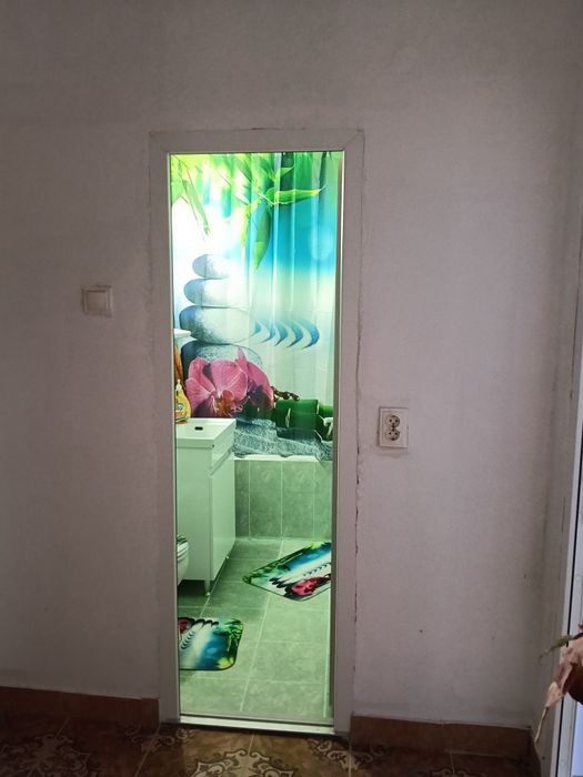 Vând garsonieră, et 4