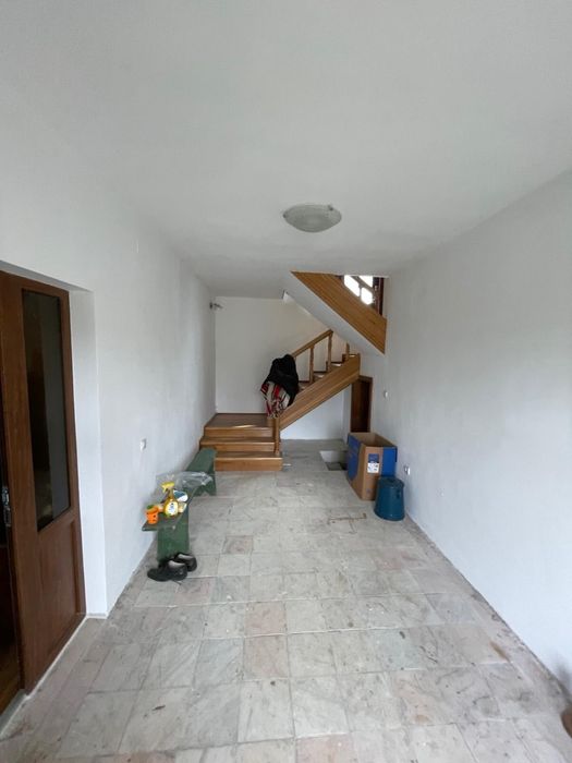 Plăci de marmură alb-gri, 25x25x3 cm – aprox. 120 bucăți