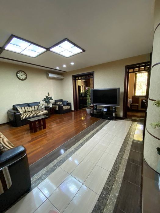 Срочно! Продается своя Эксклюзивная квартира в самом центре , м.Ойбек