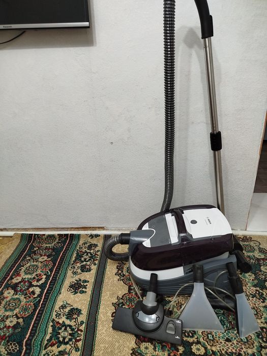 Продам пылесос моющий