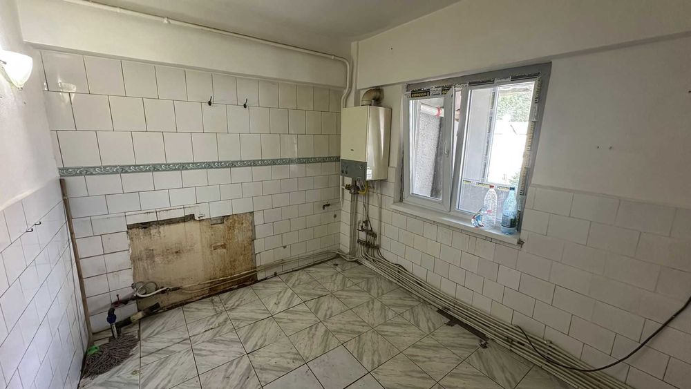 Vând apartament 4 camere-