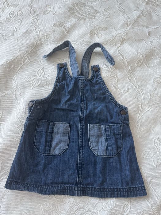 Много детской одежды