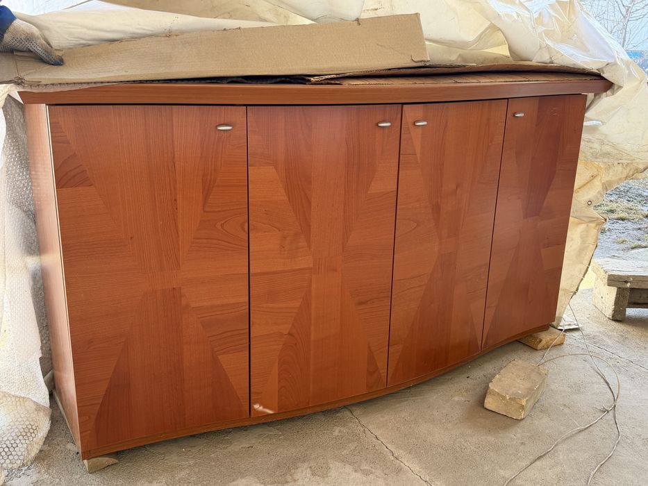 Камод из вишневого дерево