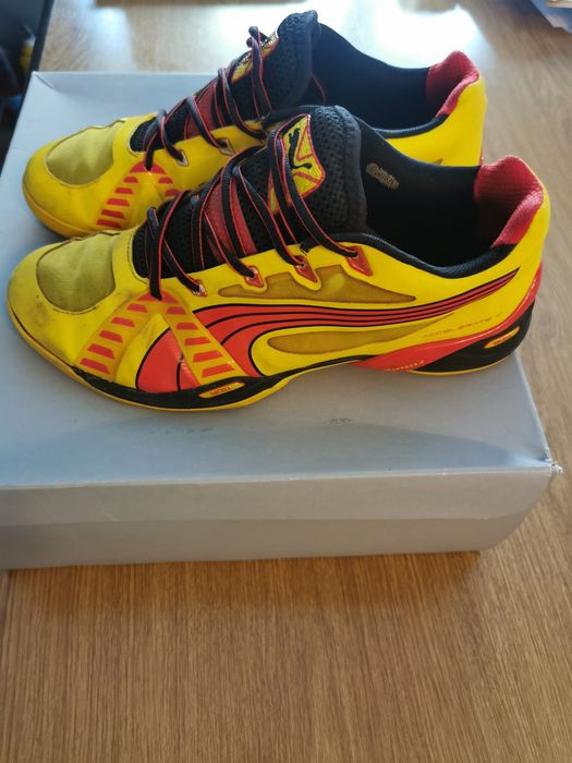 Adidasi Puma galbeni masura 42,5