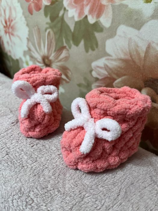 Детские вязаные пинетки